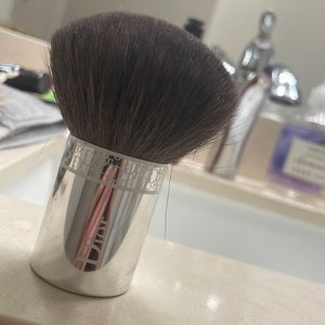 Dior make up brush